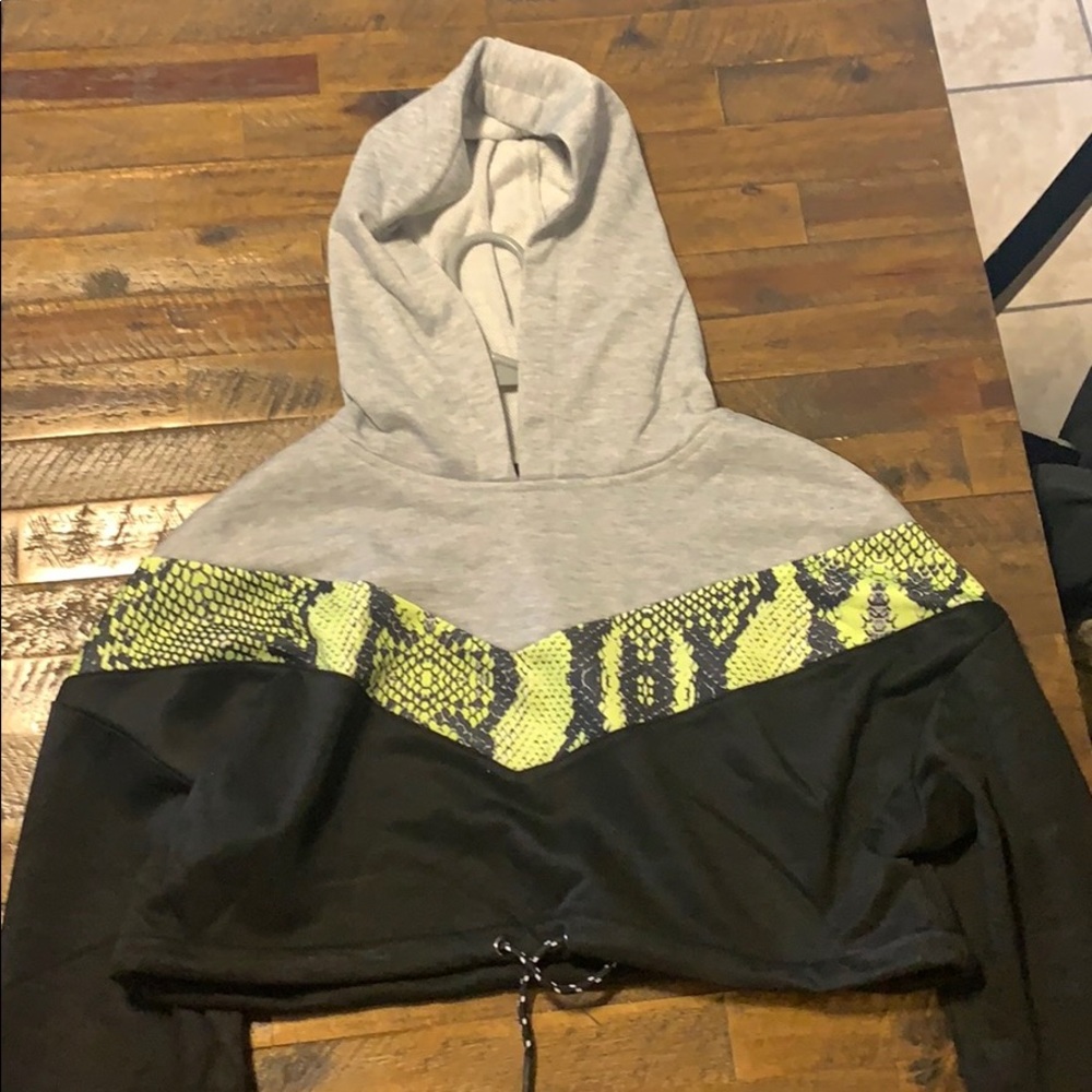 Fashion nova crop hoodie